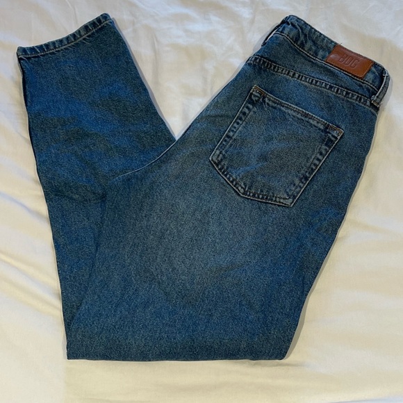 Urban Outfitters BDG Mom Jeans with Lining Along Sides - Picture 2 of 3